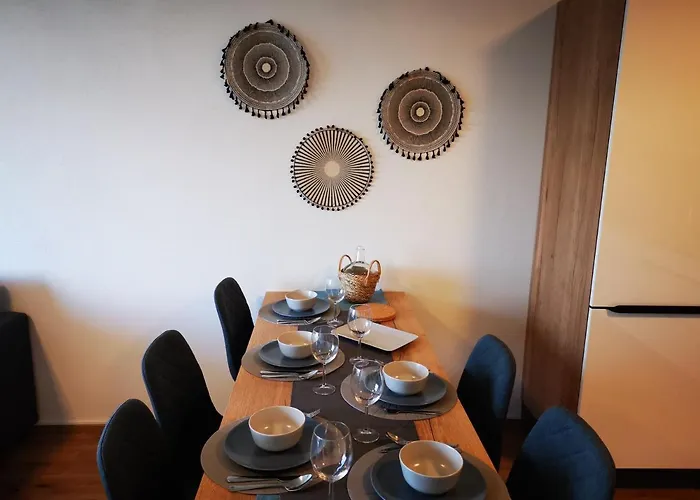 Kavi Apartments #3, Top City View!